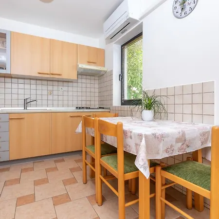 Apartment Paradiso