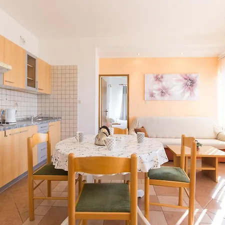 Apartment Paradiso *